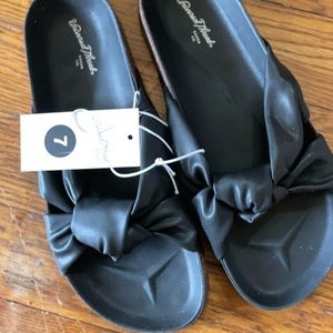 💎Black 💎 Universal Threads Woman’s Sandals